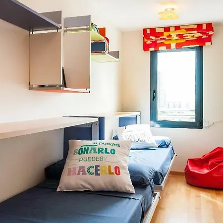 En La Ciudad De Ciencias Y Cerca De La Playa Appartement