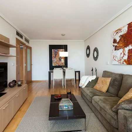 En La Ciudad De Ciencias Y Cerca De La Playa Appartement *