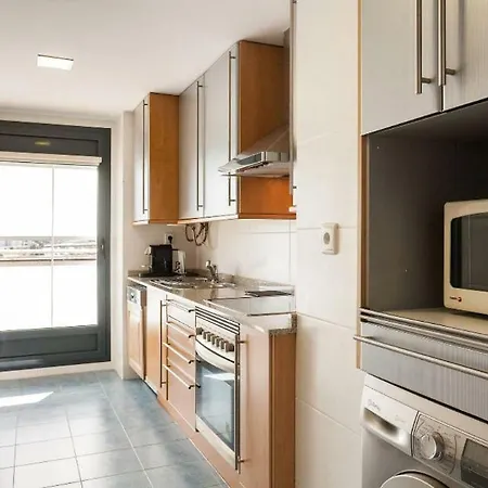 En La Ciudad De Ciencias Y Cerca De La Playa شقة