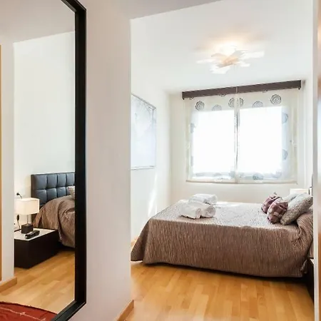 En La Ciudad De Ciencias Y Cerca De La Playa Appartement