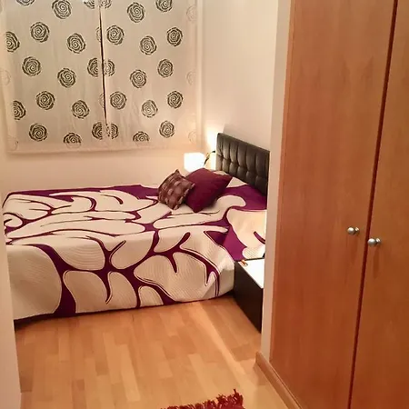 En La Ciudad De Ciencias Y Cerca De La Playa شقة *